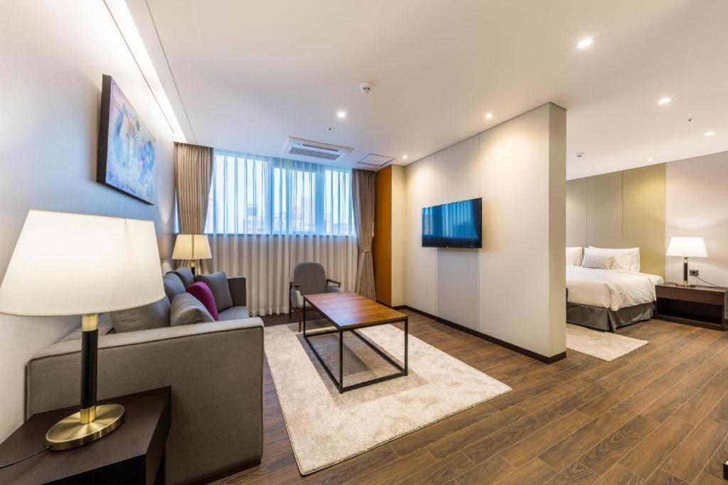 Howard Johnson By Wyndham Incheon Airport Dış mekan fotoğraf